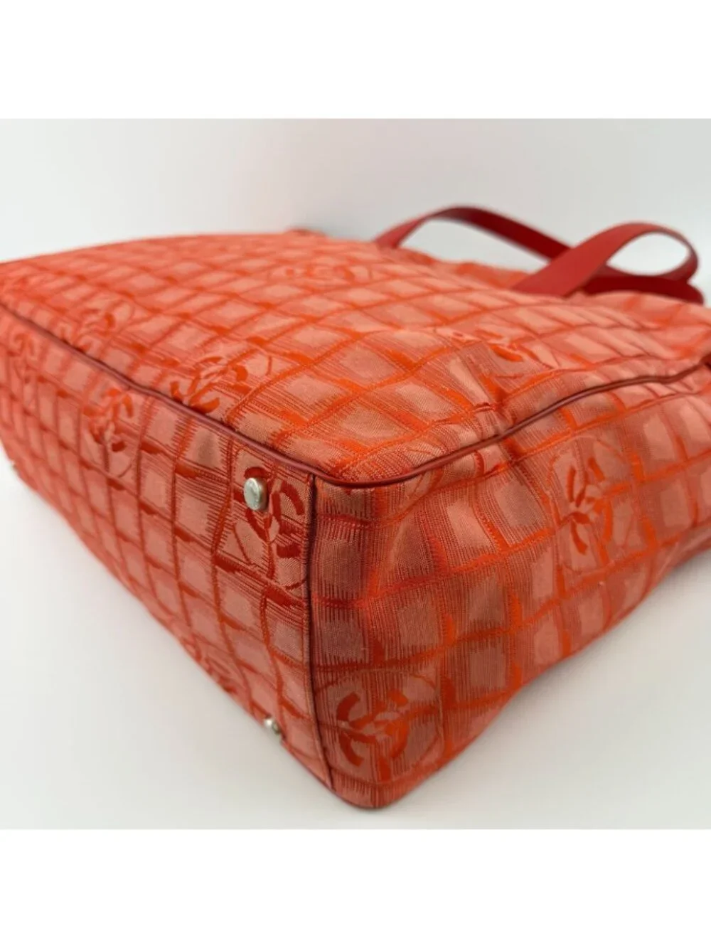 ★SOLD★ Chanel CC Logo New Travel Tote Red Nylon Vintage - Picture 10 of 15